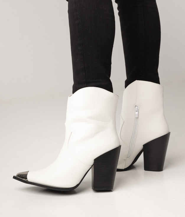 Low Boot Cunia - White