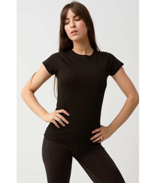 CAMISETA CAPRIA - NEGRO