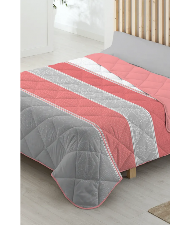 DONEGAL BOLONIA QUILT - CORAL