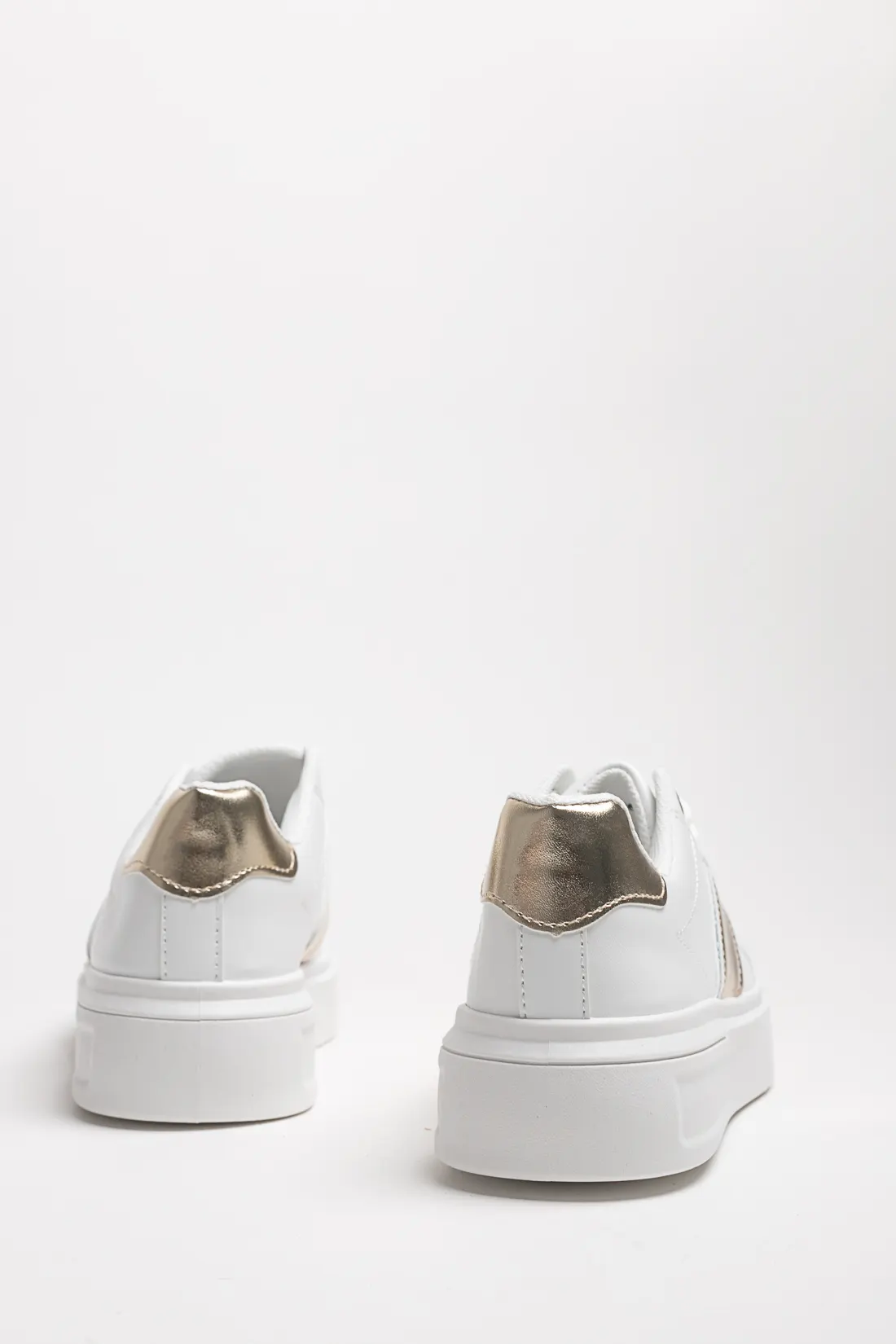 SNEAKERS CASUAL TINER - ORO