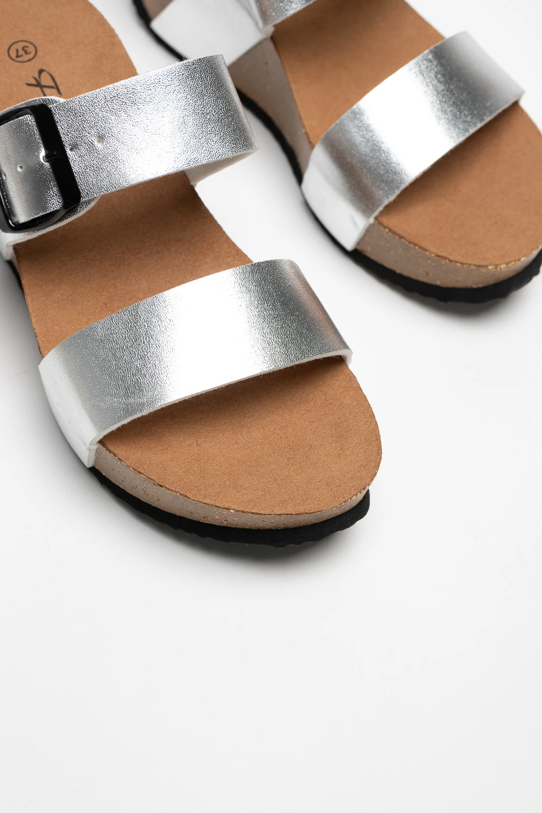 LEATHER SANDALS - SILVER