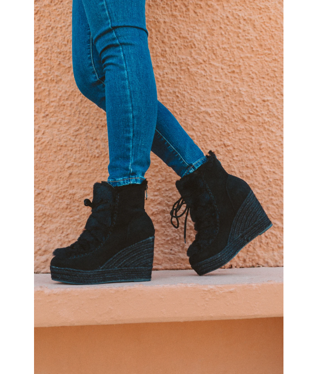 IZEY LOW BOOT - BLACK