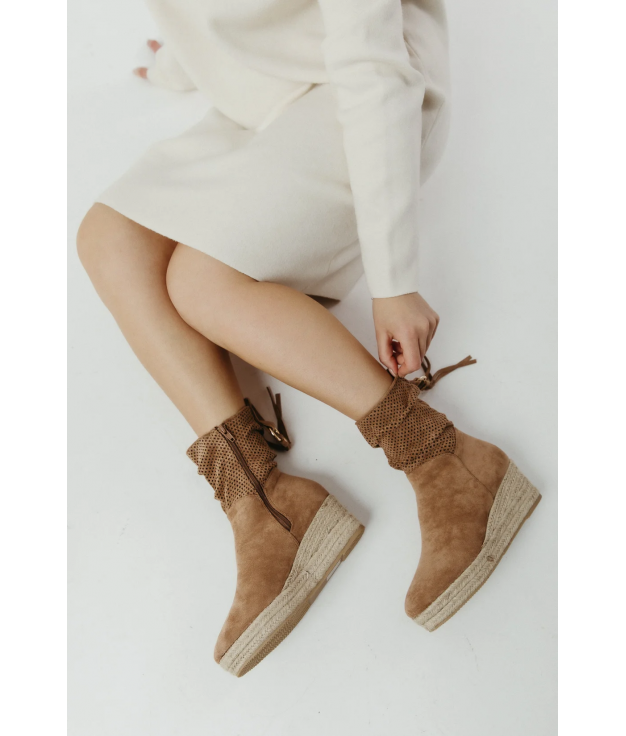 EVELYN LOW BOOT - CAMEL