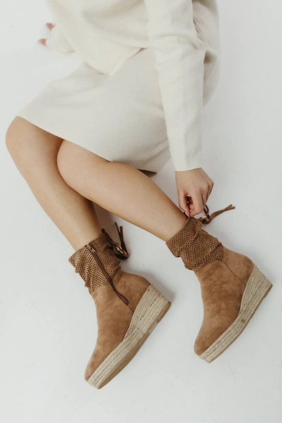 EVELYN LOW BOOT - CAMEL