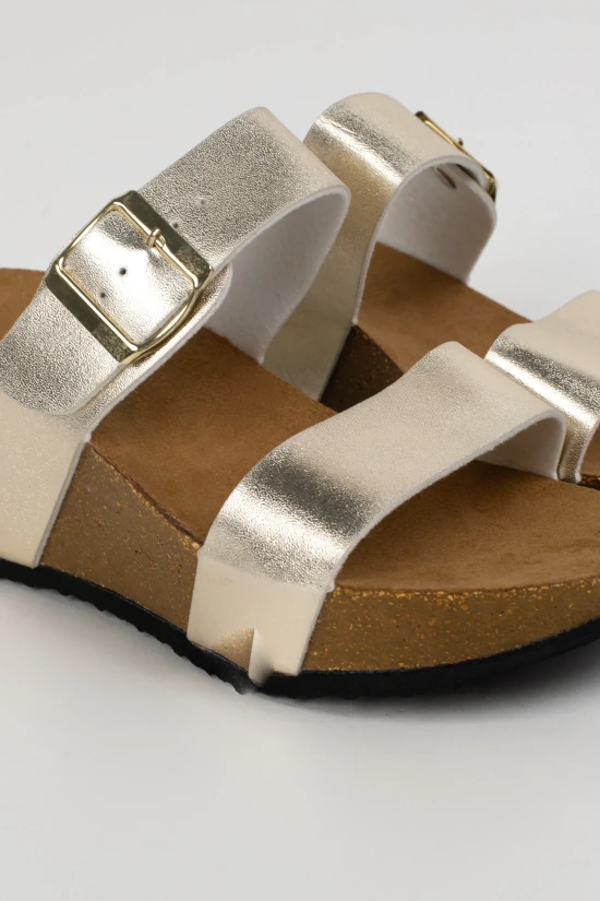 LEATHER SANDALS - GOLD